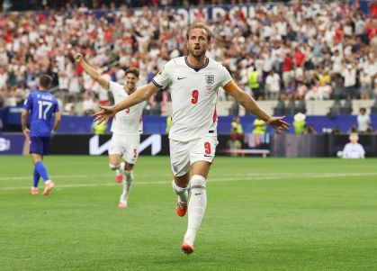 Inglaterra vence Croácia em jogo de seis gols e confirma força ofensiva na estreia da Copa