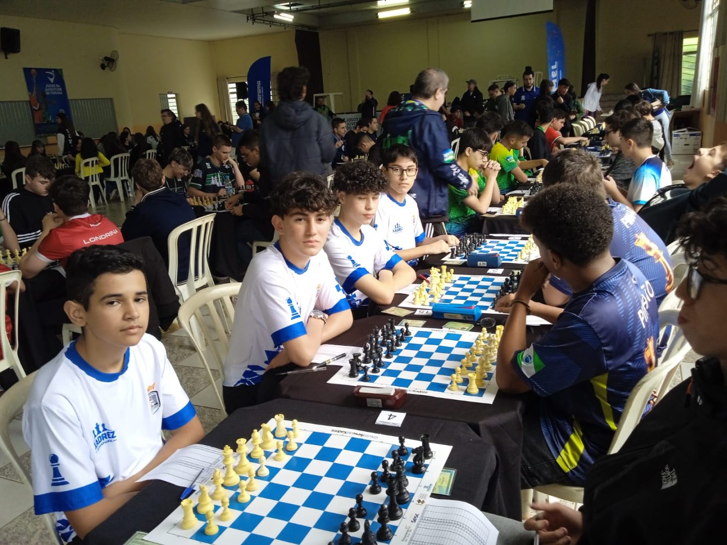 Guarapuava conquista prata no xadrez e avança às semifinais dos Jogos da Juventude do Paraná