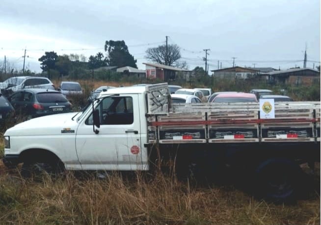 Caminhão furtado em Santa Catarina é recuperado em barracão de Guarapuava; suspeito não é localizado