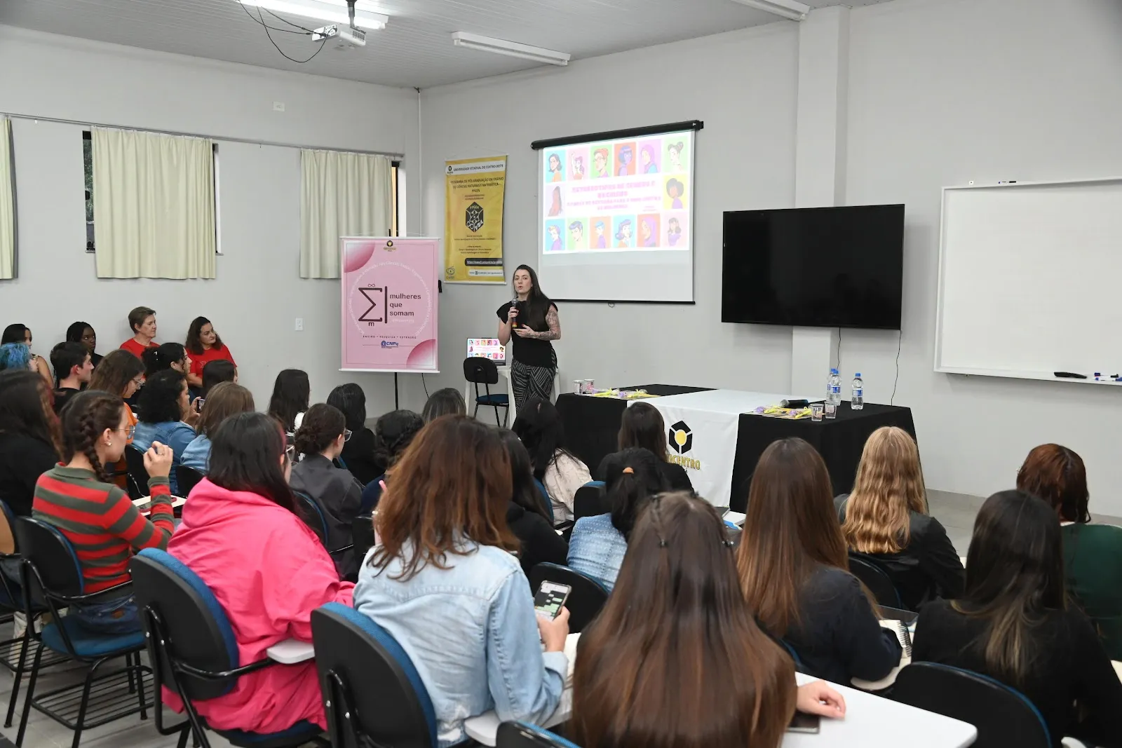 Palestra na Unicentro debate estereótipos de gênero e alerta para raízes da violência contra a mulher