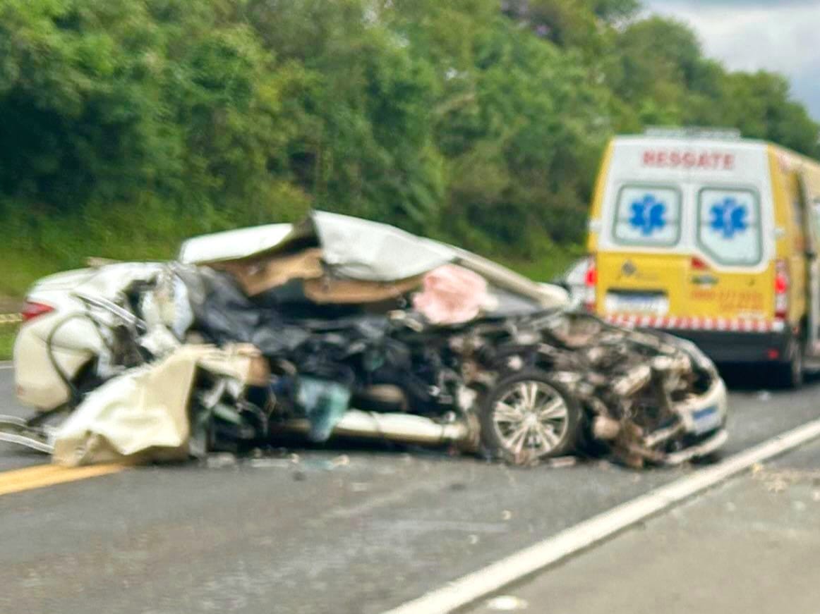 Colisão na BR-277 em Palmeira deixa duas pessoas mortas
