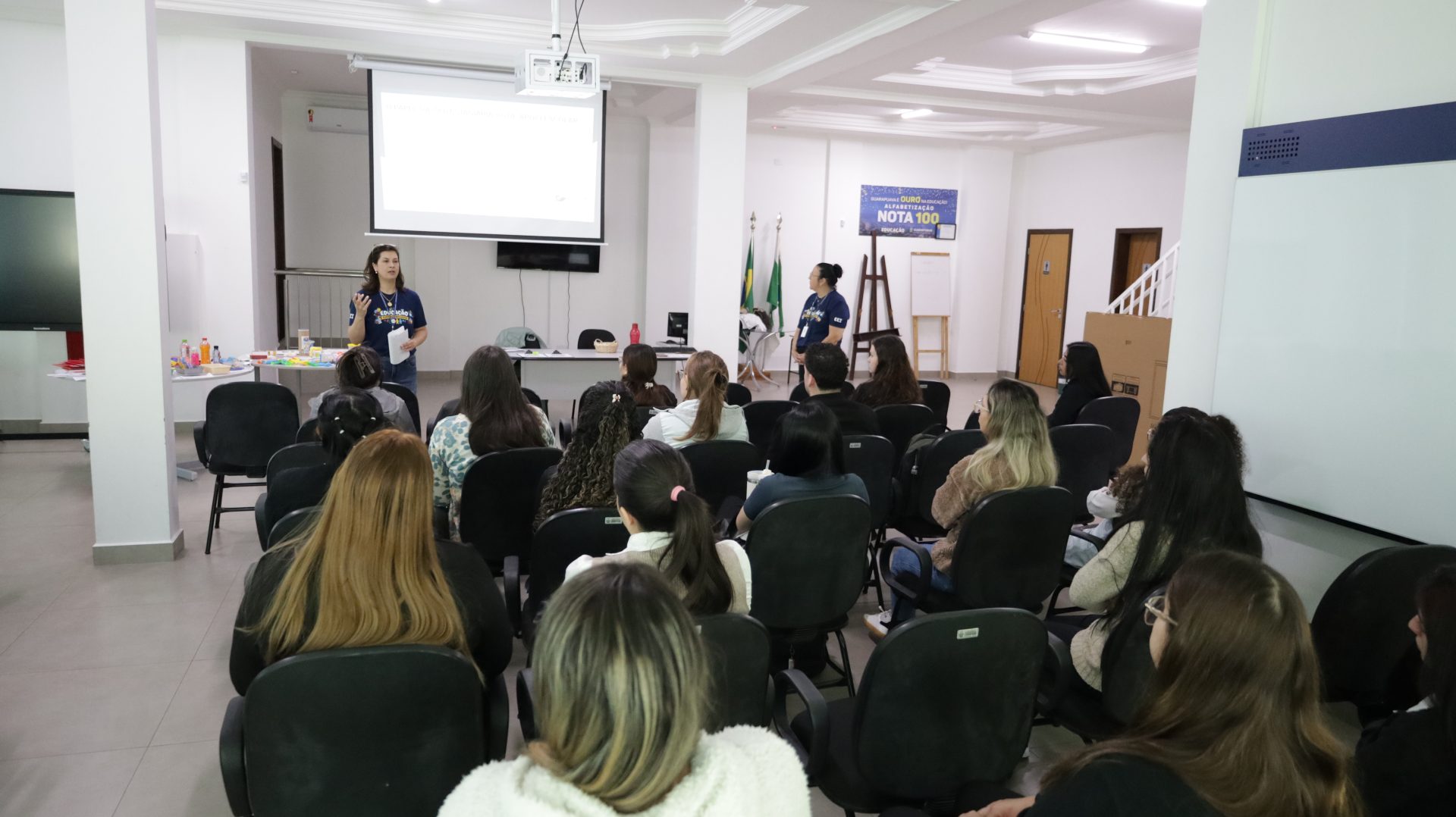 Formação prepara estagiários de Pedagogia para atuação no apoio à educação especial nas escolas municipais