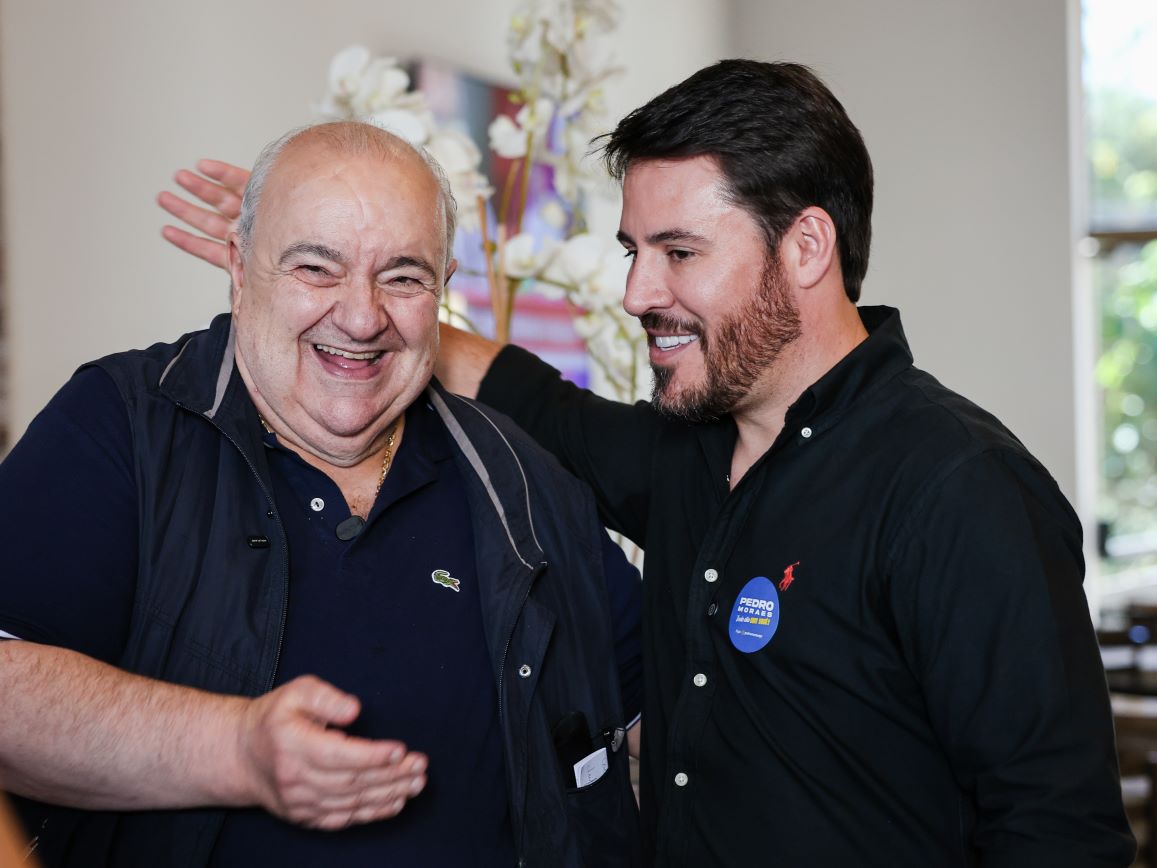 Pedro Moraes confirma pré-candidatura a deputado federal em agenda com Greca