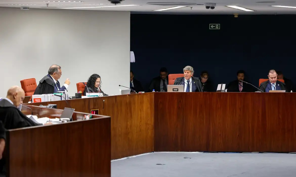 STF condena sete réus do