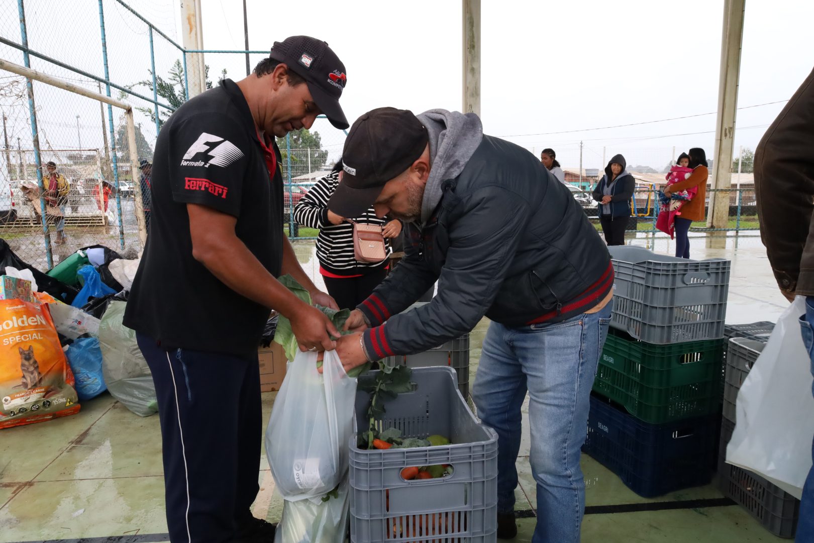 Feira Sustentável garante acesso a alimentos para famílias atendidas pelos CRAS do Jardim das Américas e Residencial 2000