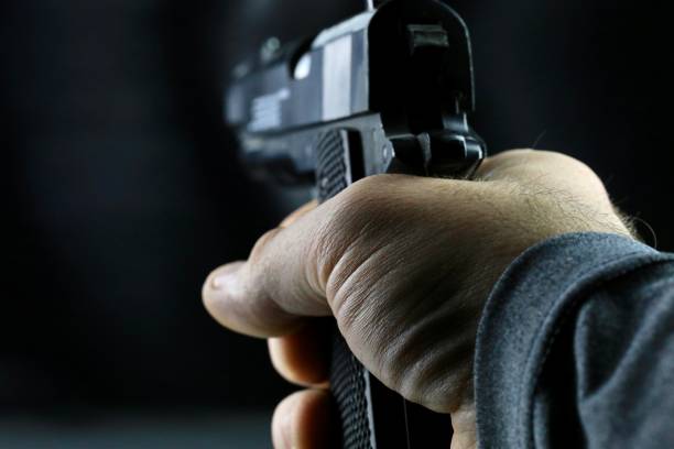 Em Guarapuava, suspeito resiste a choque de arma elétrica e só é contido após ser baleado pela polícia