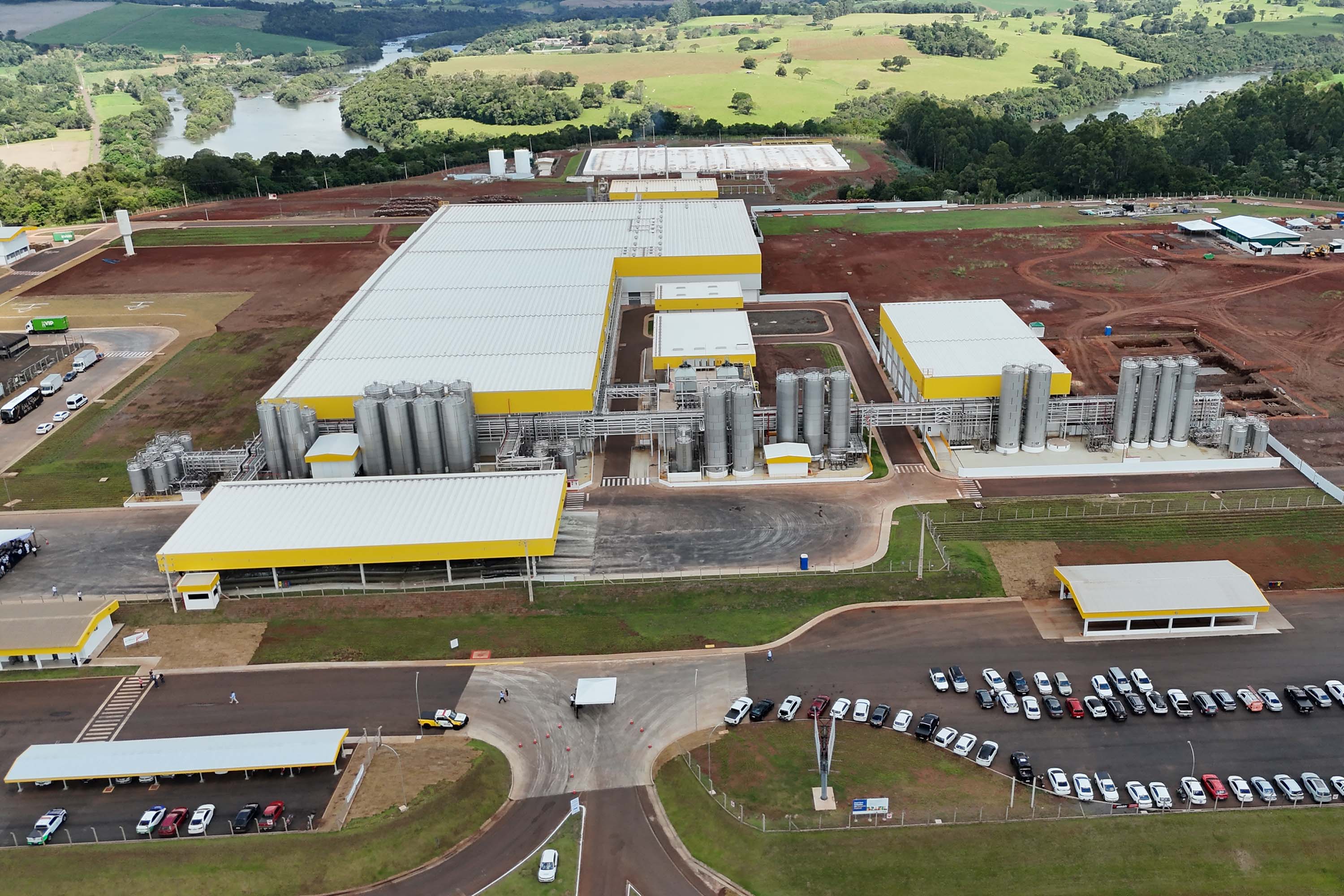 Sudoeste reforça industrialização do leite com uma das maiores fábricas de queijo do País