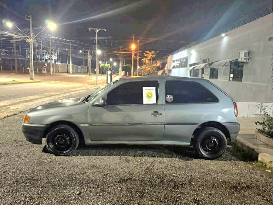 Polícia Militar recupera em Pinhão carro furtado em Guarapuava; motorista de 18 anos é levado à delegacia