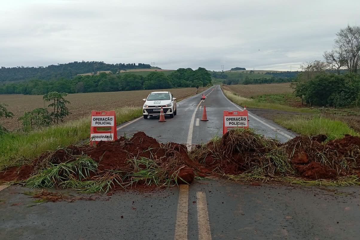 Chuvas: DER/PR alerta que quatro rodovias estaduais estão totalmente interditadas