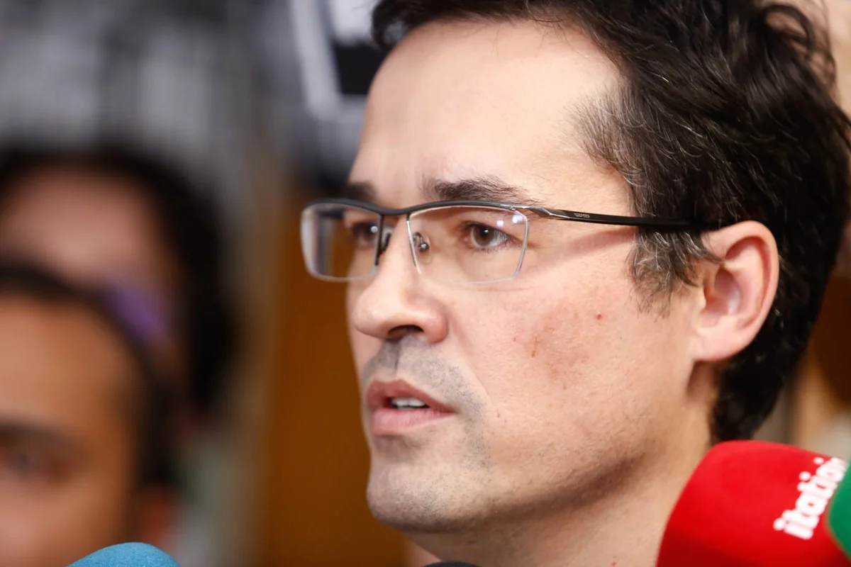 PT aciona TRE-PR para acelerar decisão sobre candidatura de Deltan
