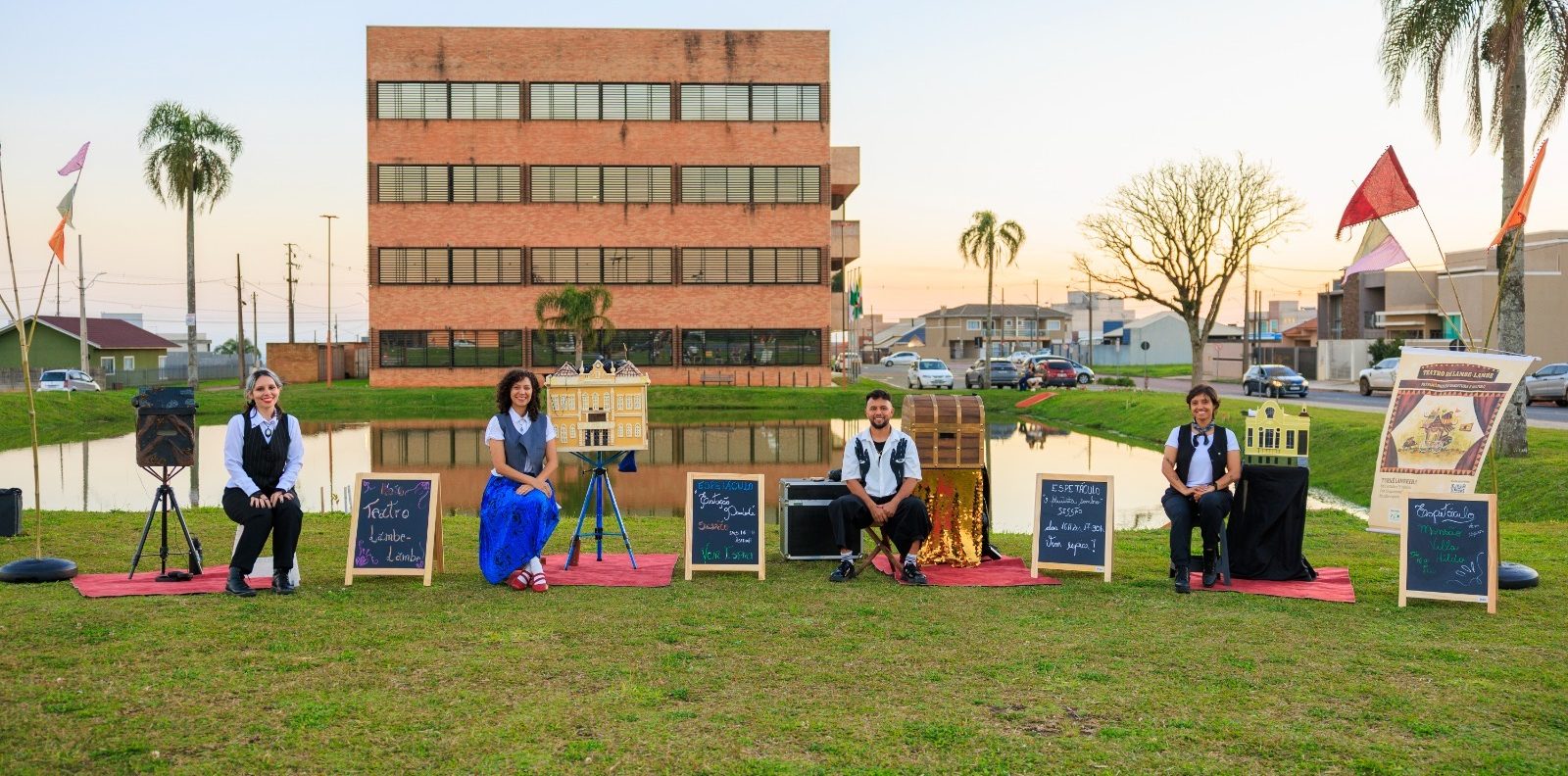 Praça Ucrânia recebe teatro lambe-lambe gratuito com espetáculo em miniatura neste sábado (8)