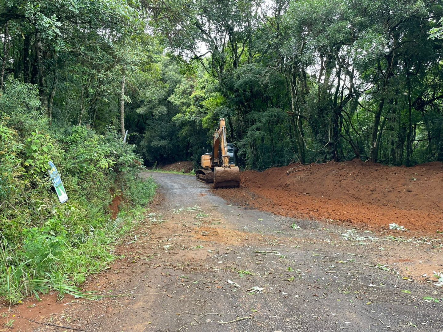 Manutenção de estradas rurais completa 90 km na área rural de Guarapuava