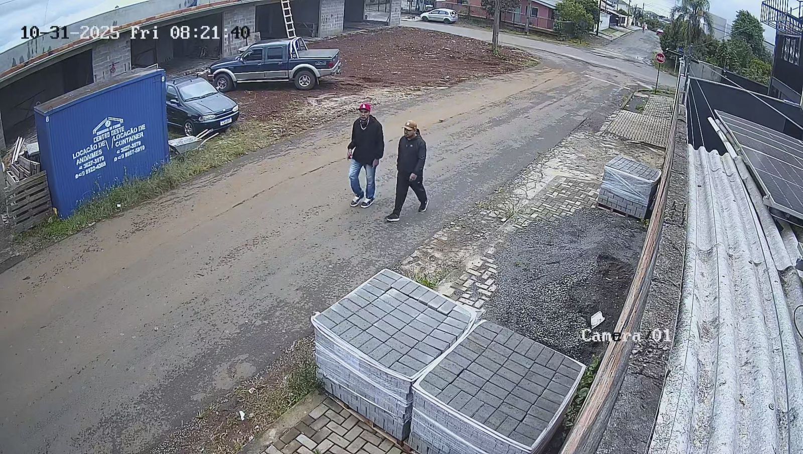 Polícia Civil divulga imagens de suspeitos de roubo em residência de Guarapuava