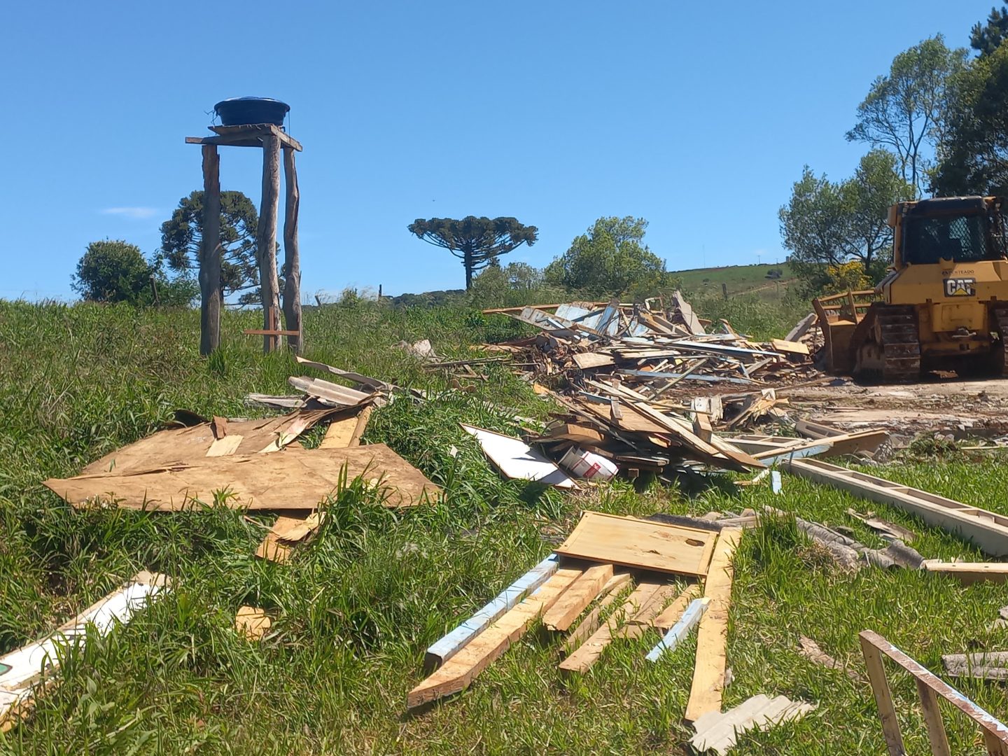 Baitala assina decreto de emergência após tornado
