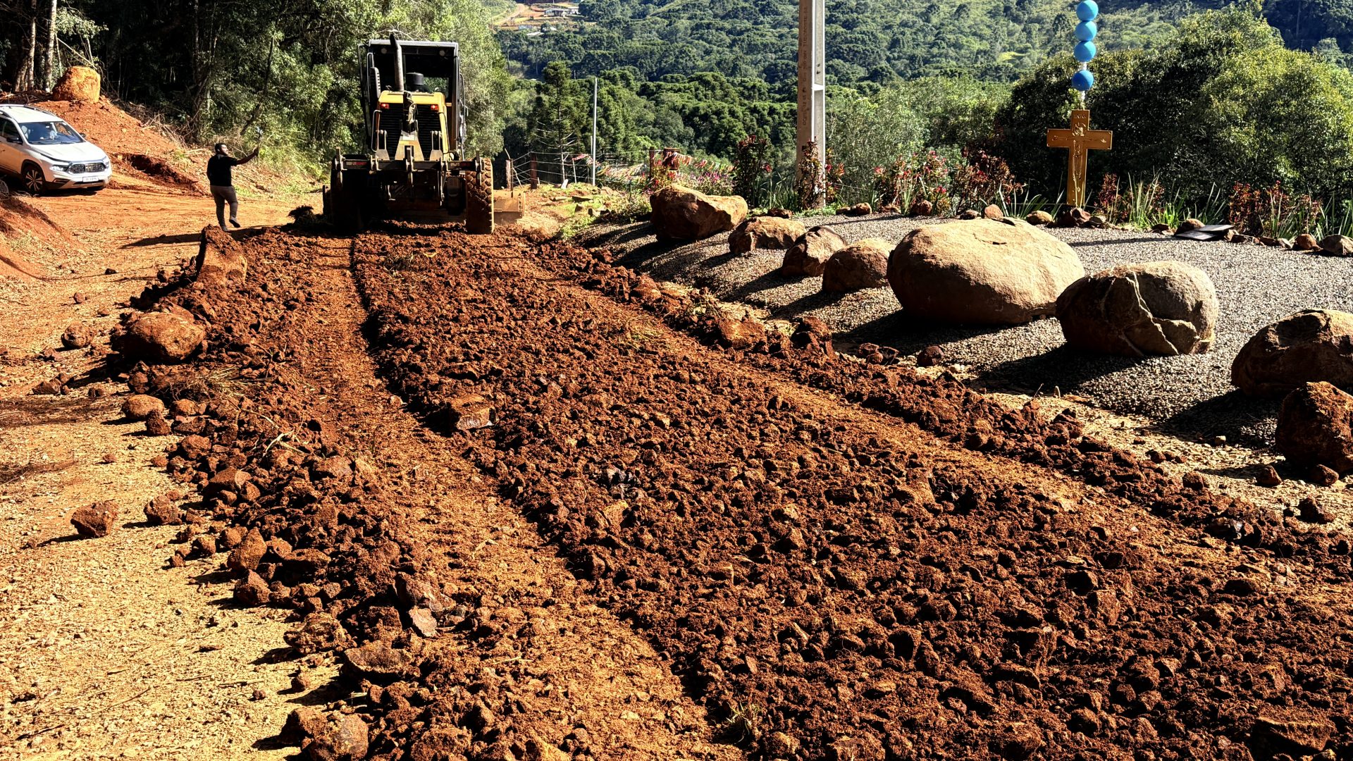 Prefeitura de Guarapuava amplia obras em estradas rurais com 15 frentes de trabalho simultâneas