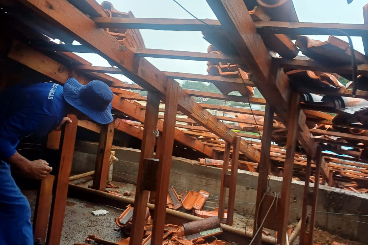 Escolas danificadas por temporal são reconstruídas com mão de obra prisional em Laranjeiras do Sul