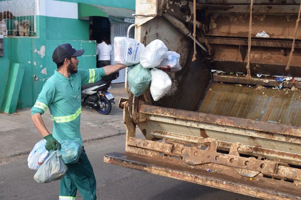 Guarapuava reforça coleta de lixo com três novos caminhões