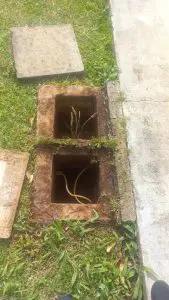 Imagem do furto no dia 1⁰, na mesma UBS: ladrões invadem caixas de energia para levar fios de energia; desta vez, vacinas que estavam em geladeiras foram perdidas