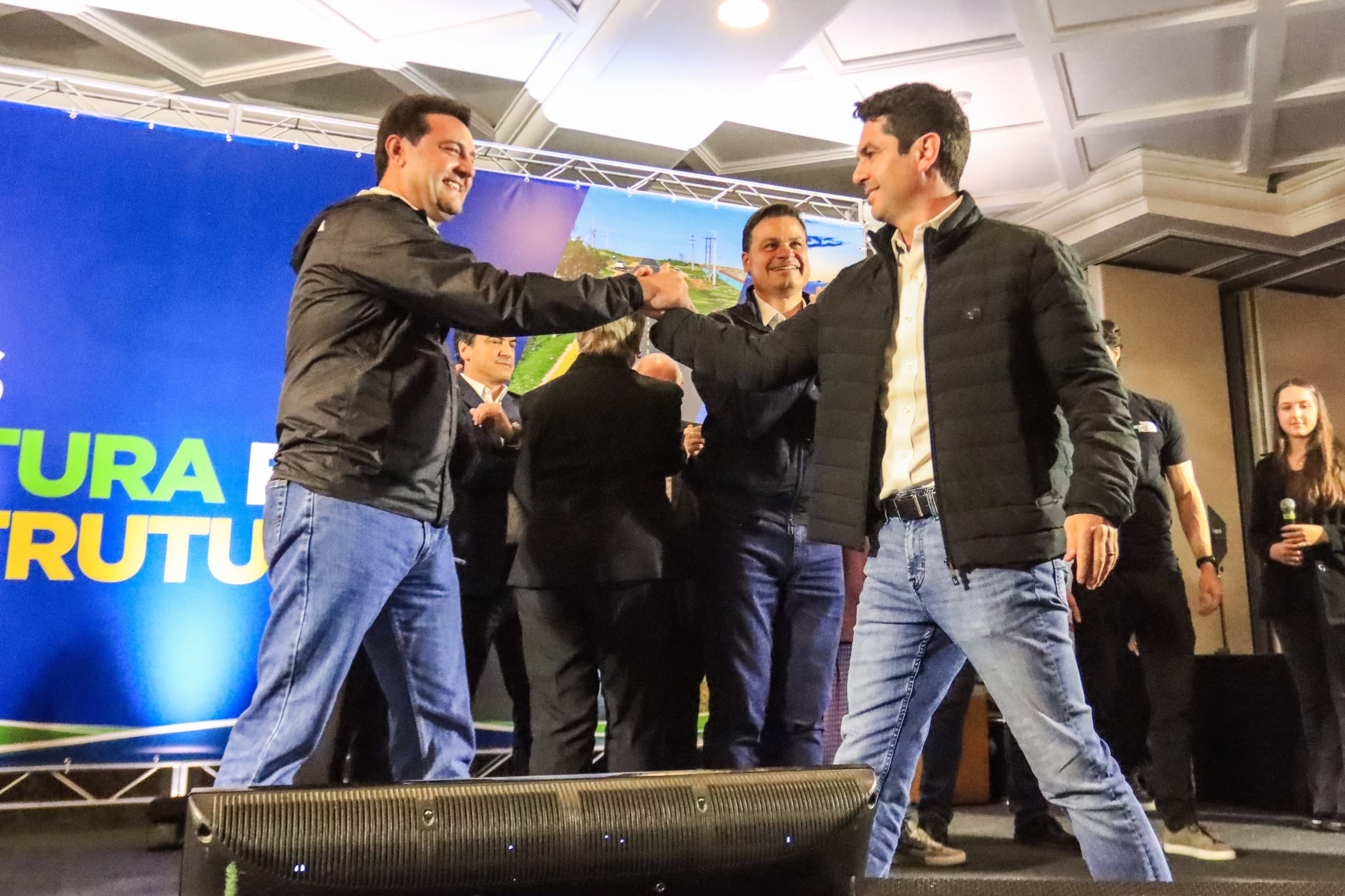 Ratinho Júnior consolida ampla aliança como principal fiador de Sandro Alex
