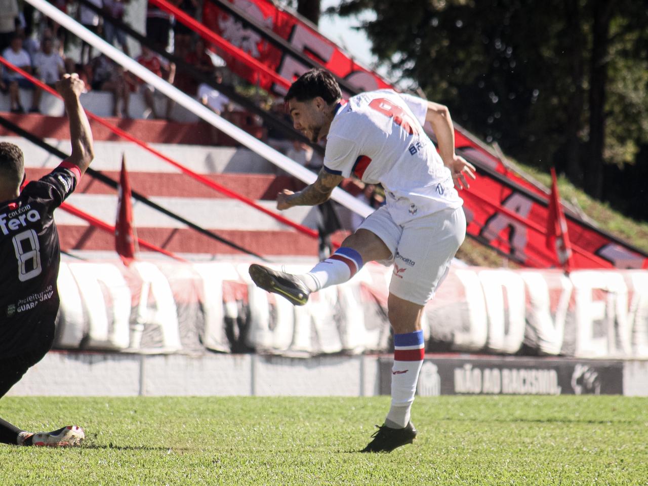 Batel sai na frente, cede empate ao Paraná e se complica na Segundona