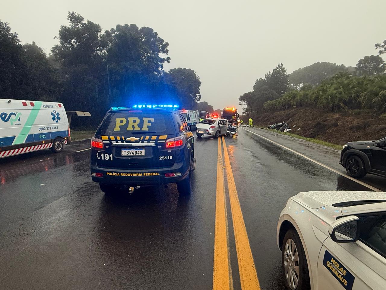 Acidente com quatro mortes interdita BR-277 por duas horas e meia em Guarapuava; PRF divulga novos detalhes