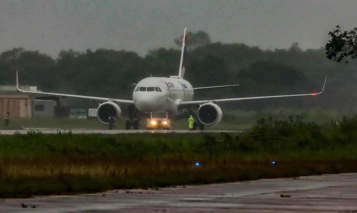 Governo lula prorroga descontos no querosene de aviação e no biodiesel