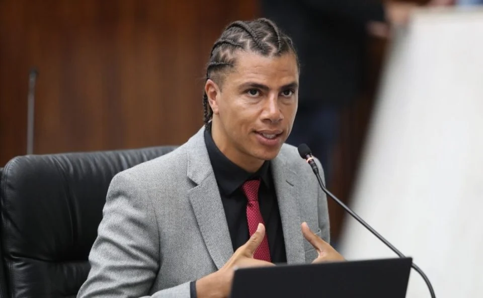 Conselho de Ética da Alep aprova pedido de cassação de Renato Freitas; decisão final caberá ao plenário
