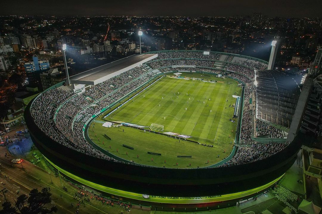 Coritiba completa 117 anos como maior campeão paranaense