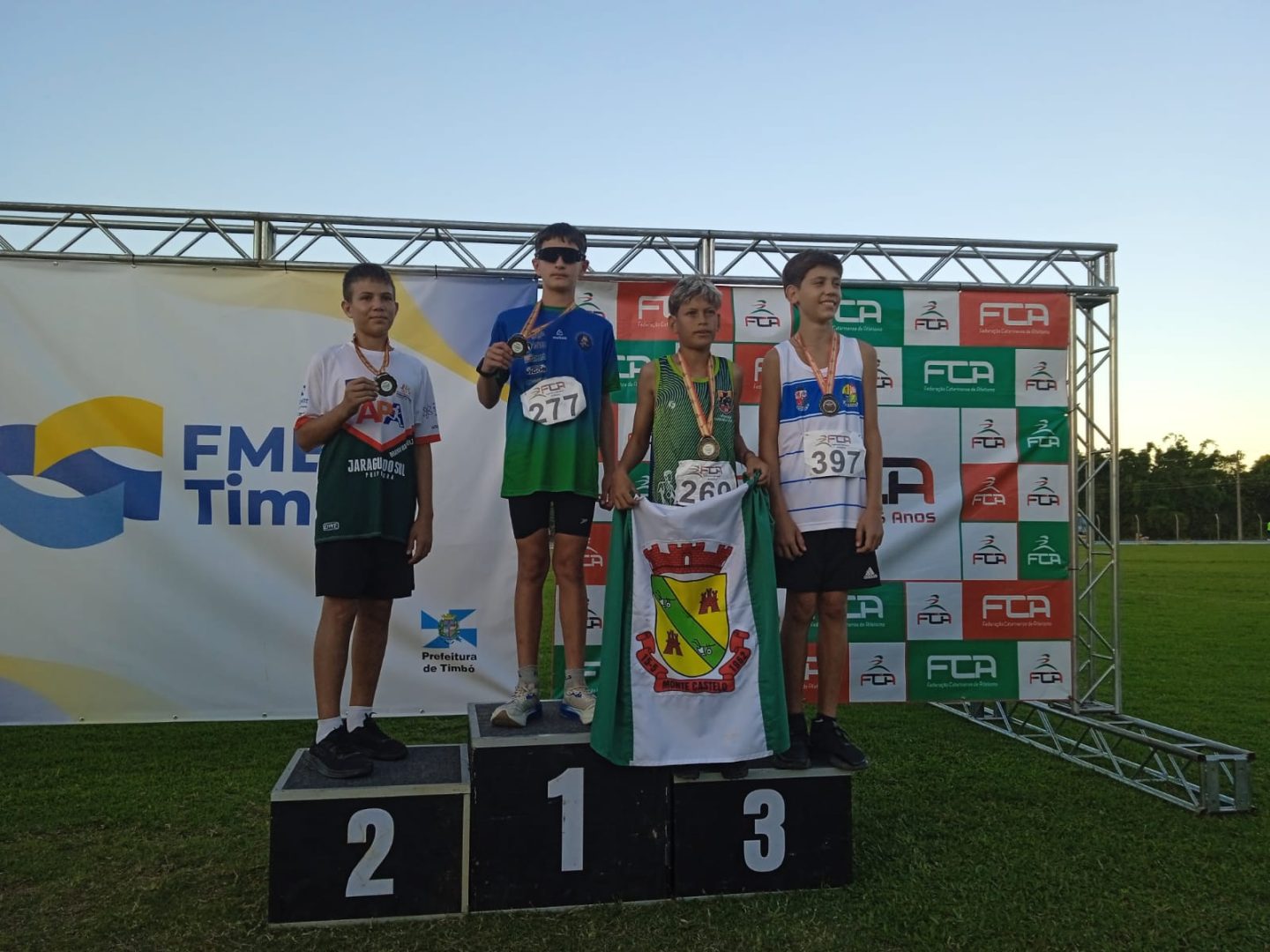 Guarapuavanos conquistam 17 medalhas no Festival Catarinense de Atletismo