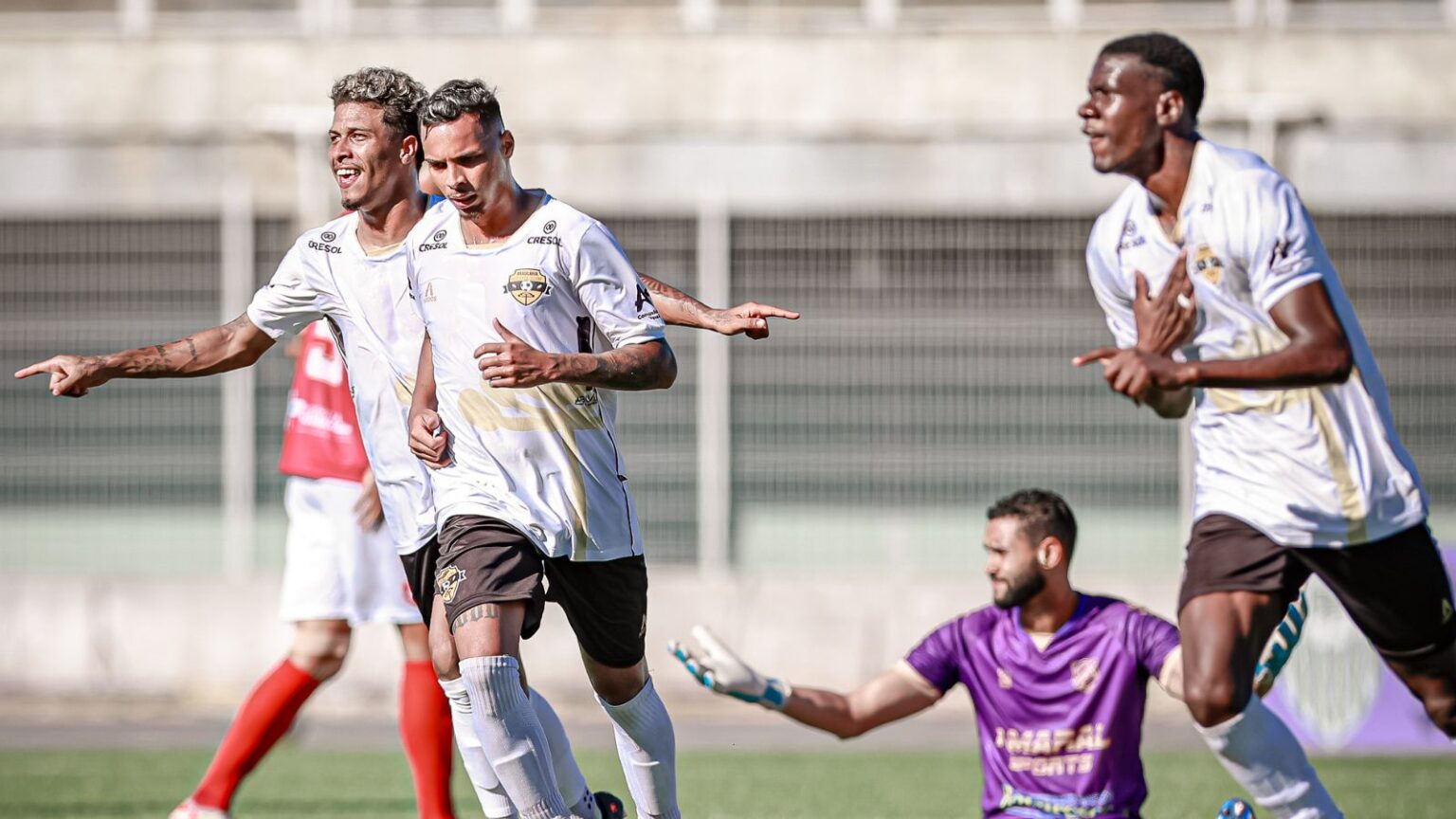 Em jogo histórico da Segundona Sanepar, Araucária e Rio Branco empatam em 6×6