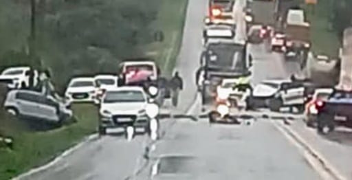 Chuvas agravam situação nas estradas e acidente grave interdita BR-277 em Guarapuava